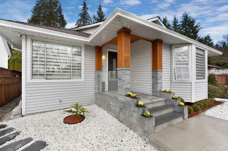 3376 Manning Crescent, Roche Point, North Vancouver 2